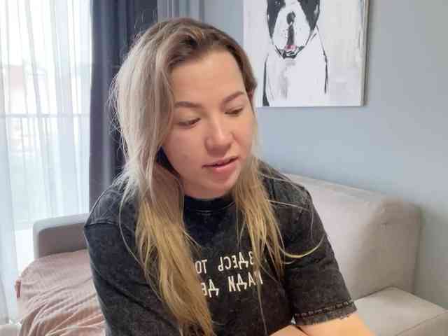 AlyraSun webcam