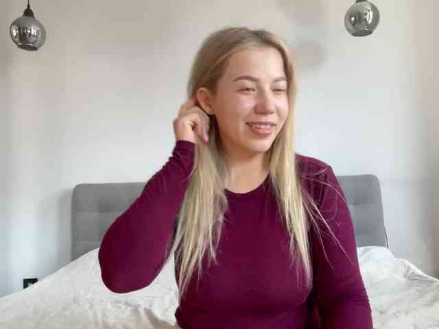 AlyraSun webcam