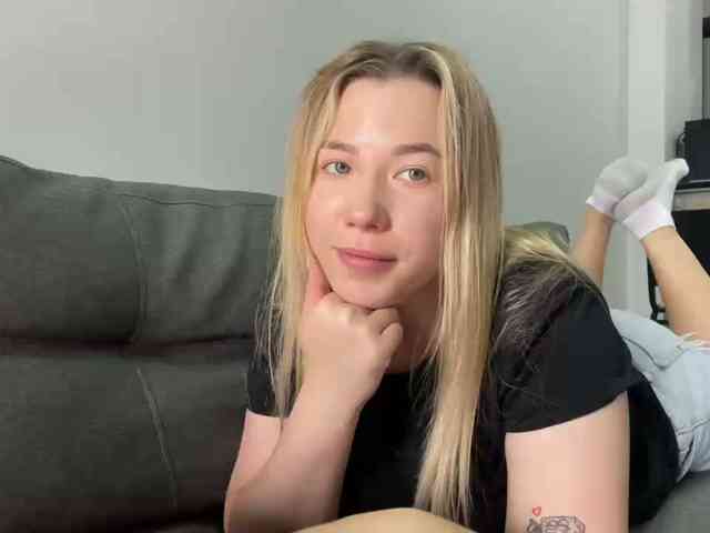 AlyraSun webcam