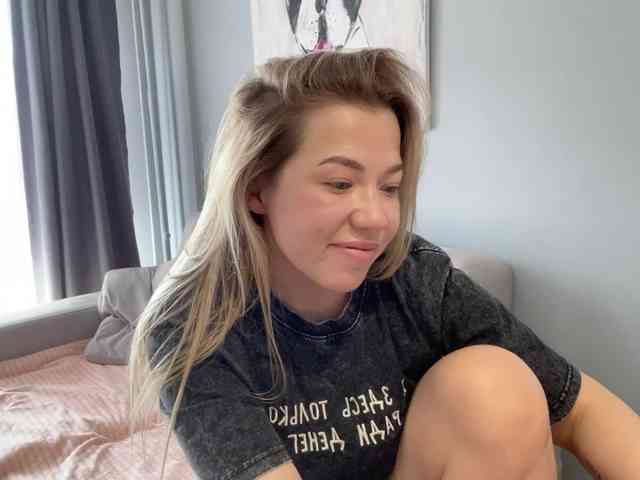 AlyraSun webcam