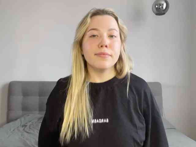 AlyraSun webcam