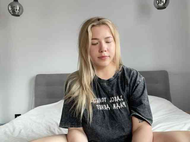 AlyraSun webcam