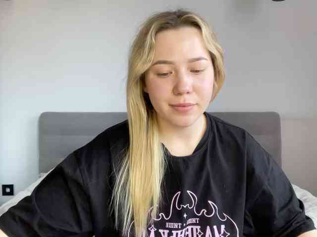 AlyraSun webcam
