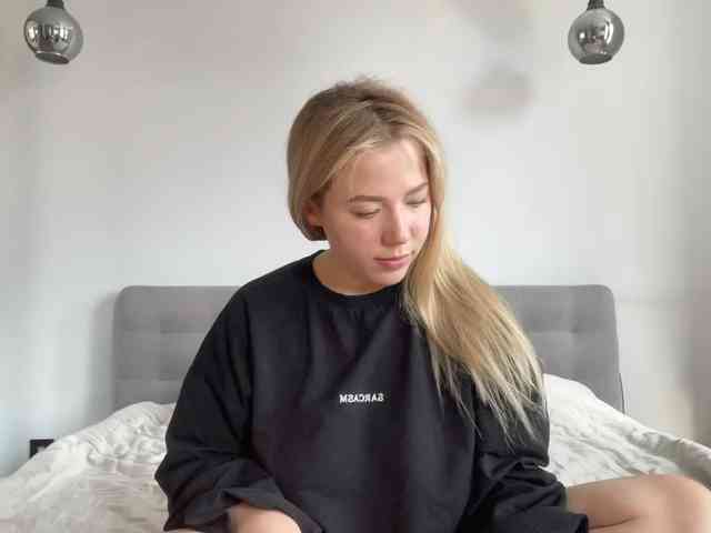 AlyraSun webcam