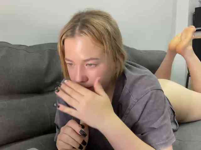AlyraSun webcam