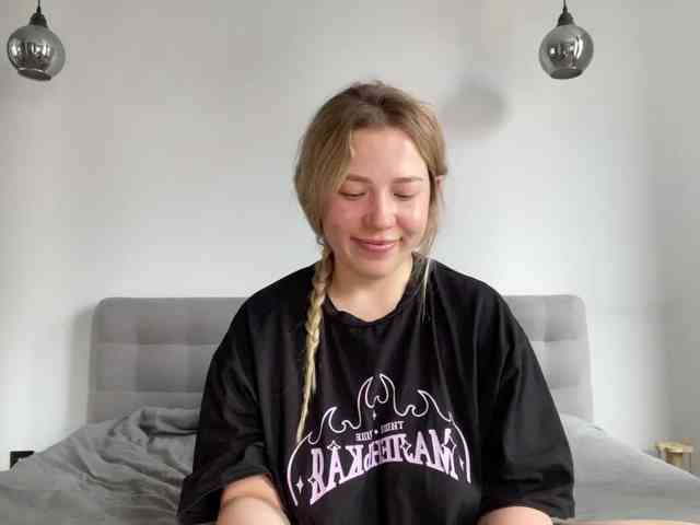 AlyraSun webcam