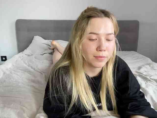 AlyraSun webcam