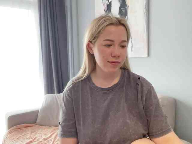 AlyraSun Live Webcam on BongaCams