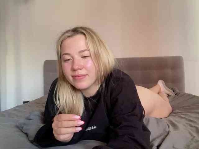 AlyraSun webcam