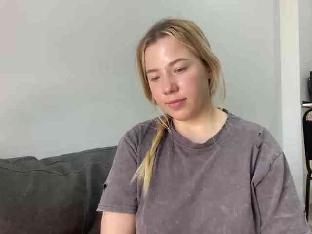 AlyraSun webcam