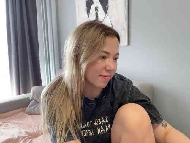AlyraSun webcam