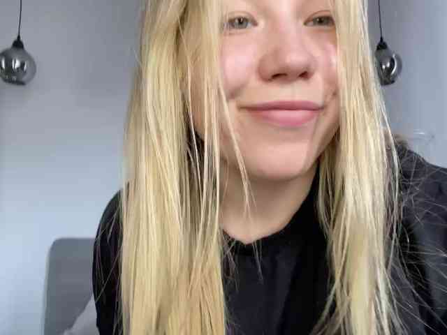 AlyraSun webcam