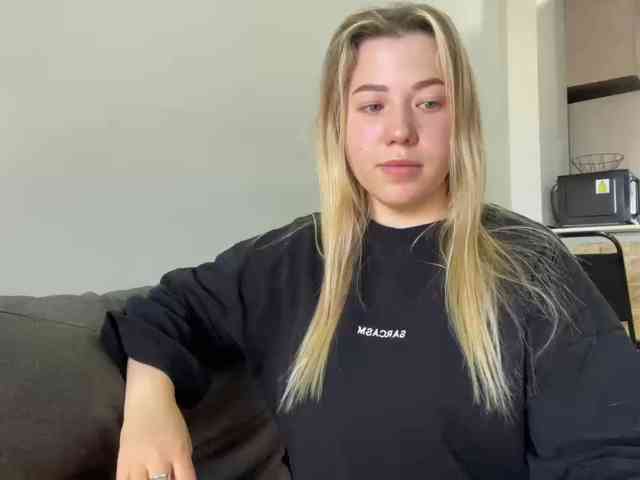 AlyraSun webcam