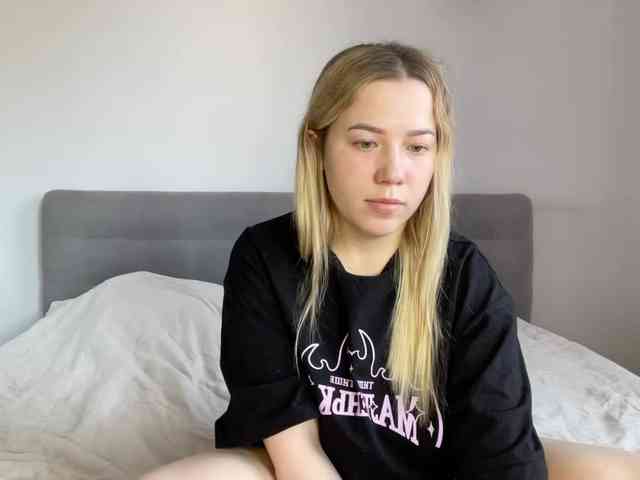 AlyraSun webcam