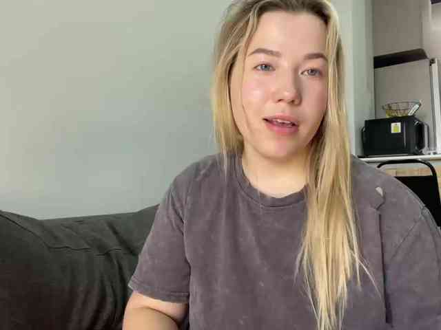 AlyraSun webcam