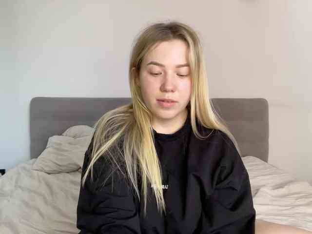 AlyraSun webcam