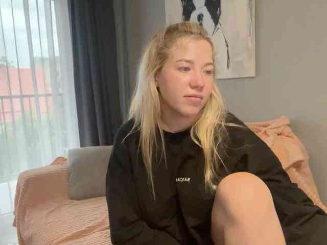 AlyraSun webcam
