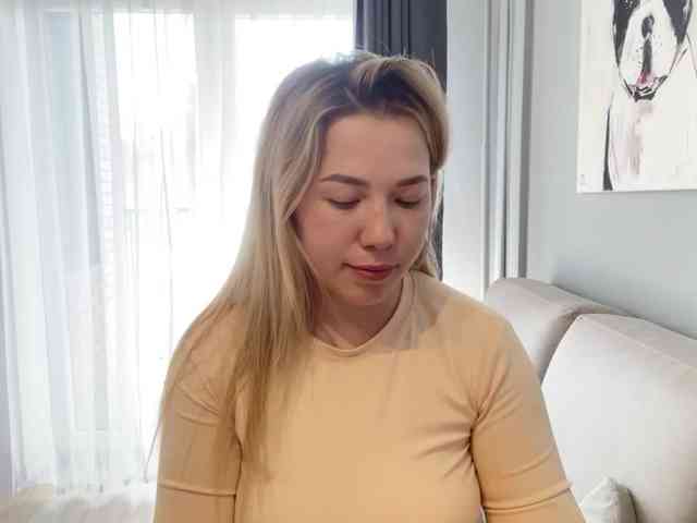 AlyraSun webcam
