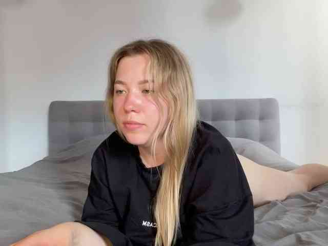 AlyraSun webcam