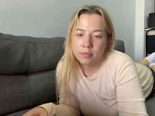 AlyraSun webcam