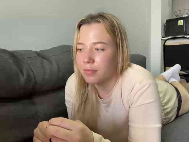 AlyraSun webcam