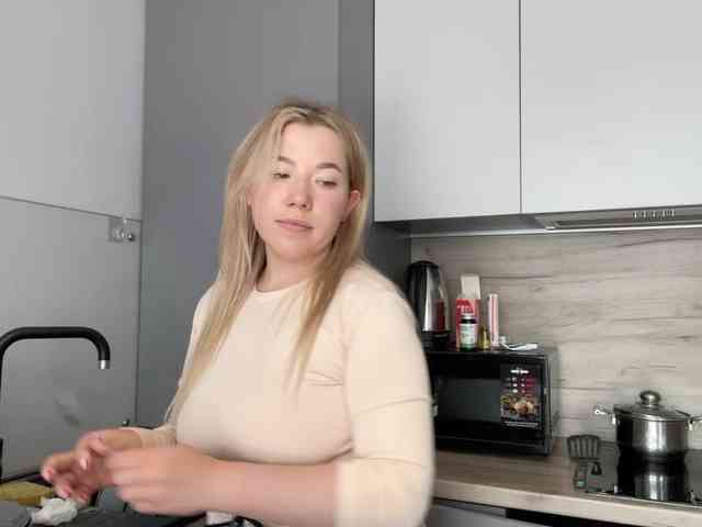 AlyraSun webcam