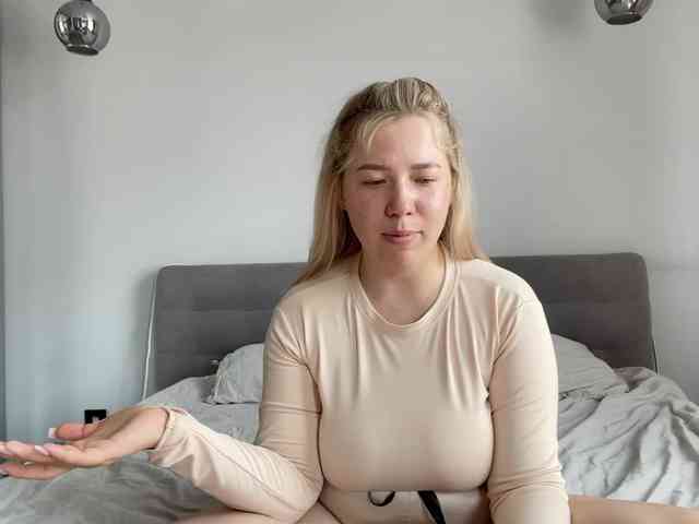 AlyraSun webcam