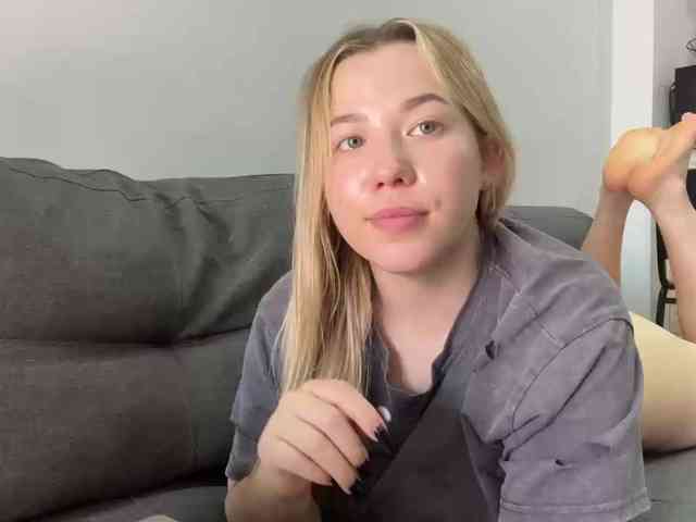 AlyraSun webcam