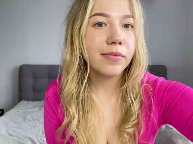 AlyraSun webcam