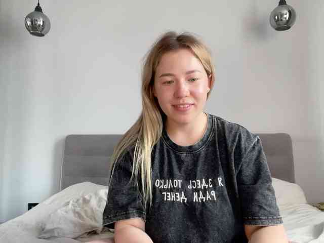 AlyraSun webcam