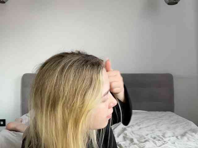 AlyraSun webcam