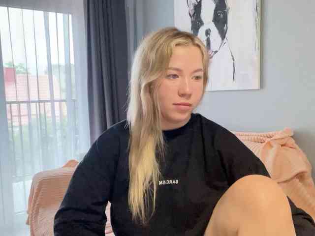 AlyraSun webcam