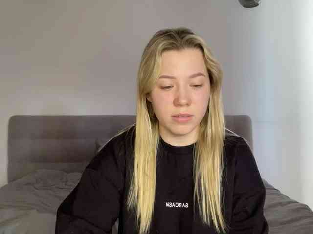 AlyraSun webcam