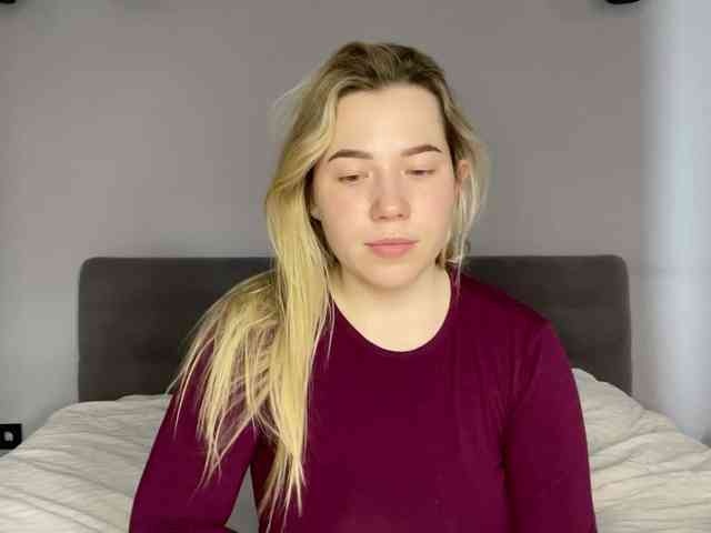 AlyraSun webcam