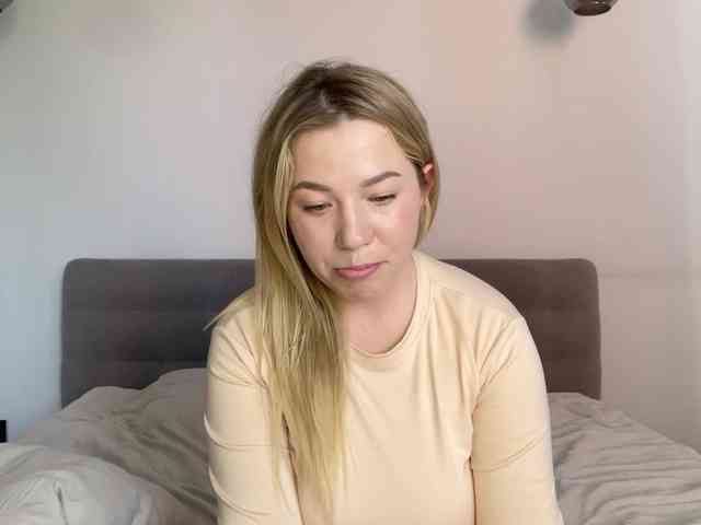 AlyraSun webcam
