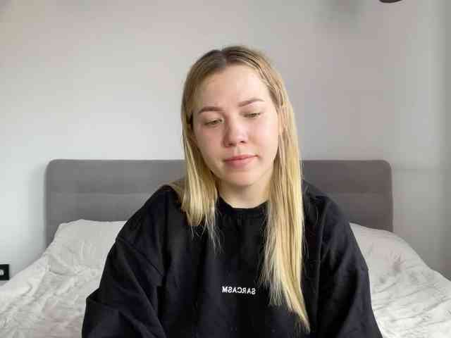 AlyraSun webcam