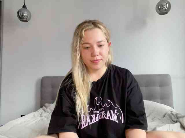 AlyraSun webcam