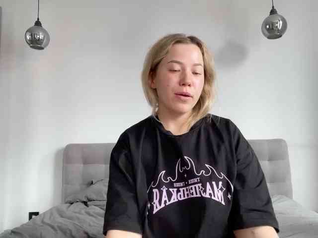 AlyraSun webcam
