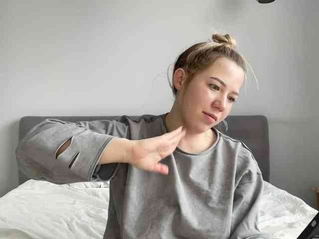 AlyraSun webcam