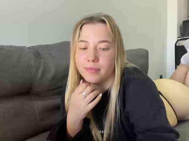 AlyraSun webcam