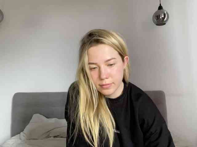 AlyraSun webcam