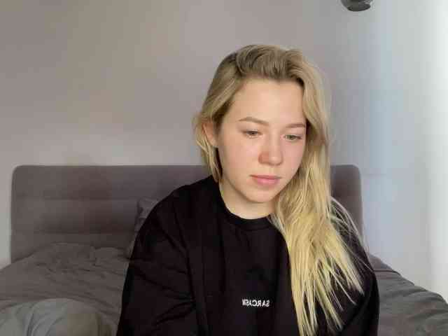 AlyraSun webcam