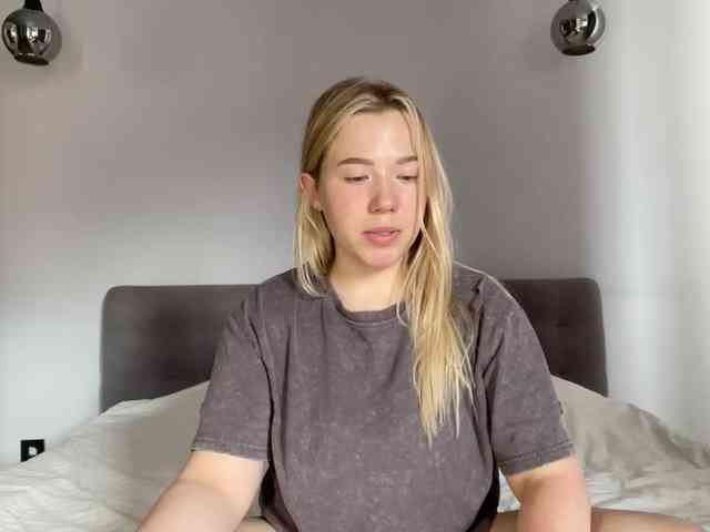AlyraSun webcam
