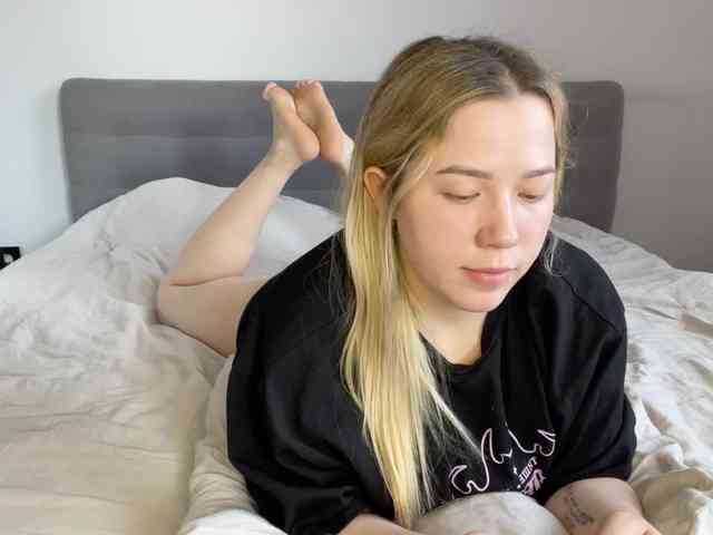 AlyraSun webcam