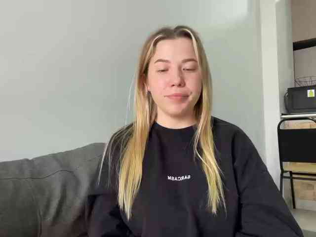 AlyraSun webcam