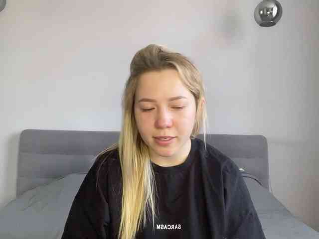 AlyraSun webcam