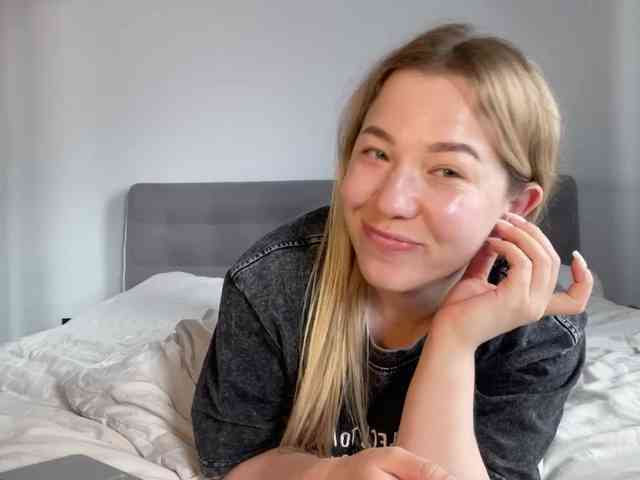 AlyraSun webcam