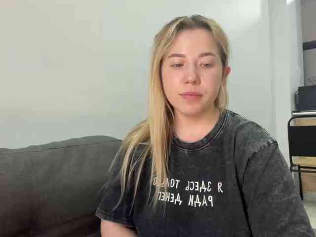 AlyraSun webcam