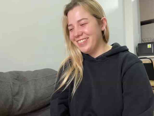 AlyraSun webcam