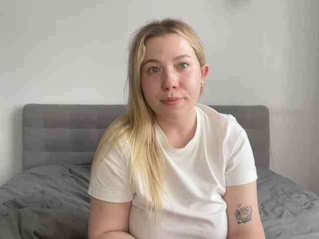AlyraSun webcam